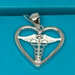 Medicina, de 2,0 cms de largo