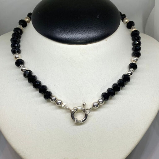 Cristal negro, plata